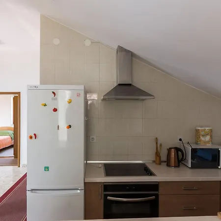 Kisic - Two-bedroom With Balcony And Sea View Potkrovlje *