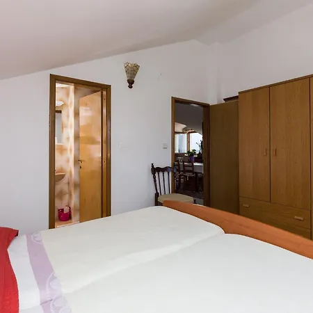 Kisic - Two-bedroom With Balcony And Sea View Potkrovlje Apartament