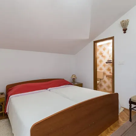 Kisic - Two-bedroom With Balcony And Sea View Potkrovlje